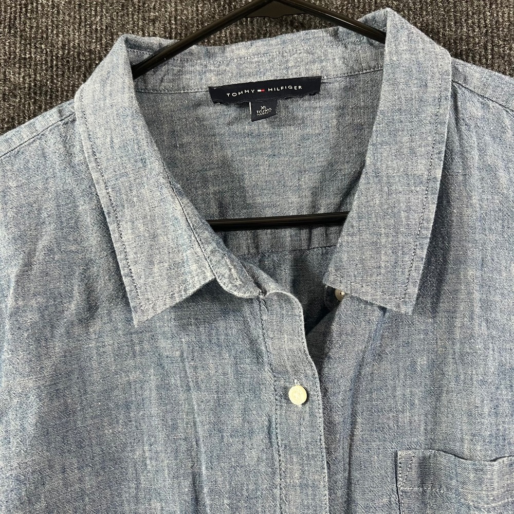 Tommy Hilfiger Women's XL Long Sleeve Chambray Denim Button Up Shirt Blue